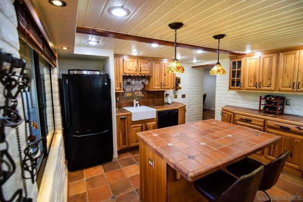 Interior, Kitchen, Pendant Lights, Recessed Lighting, Tile Countertops