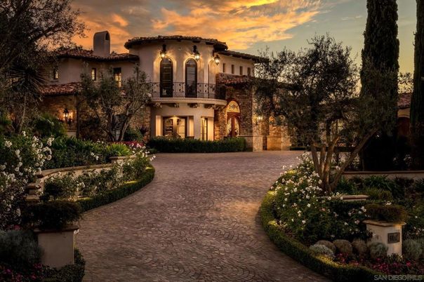 Backyard, Exterior, Facade, Mediterranean
