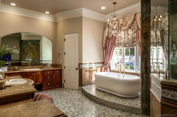 Bathroom, Chandelier, Dual Sink Vanities, Free Standing Baths, Interior, Recessed Lighting