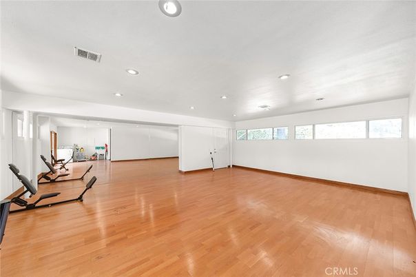 Fitness Equipment, Interior, Recessed Lighting, Wood Texture Flooring