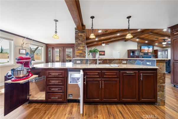 Interior, Pendant Lights, Recessed Lighting, Wooden Beams, Wooden Ceilings, Wood Texture Flooring