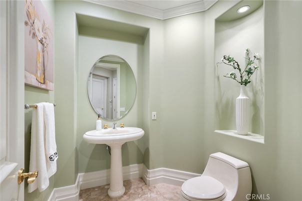 Bathroom, Interior, Recessed Lighting