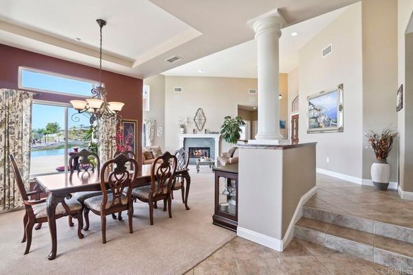 Chandelier, Dining room, Fireplace, Interior, Recessed Lighting, Water