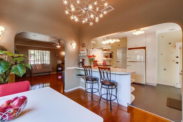 Chandelier, Interior, Kitchen, Wood Texture Flooring