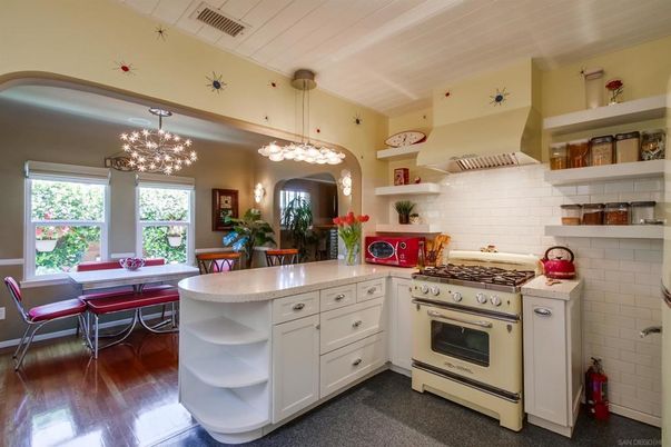 Chandelier, Dining room, Interior, Kitchen, Pendant Lights, Stainless Steel Appliances, Wood Texture Flooring