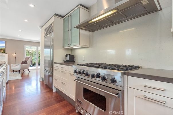 Dining room, Interior, Kitchen, Recessed Lighting, Stainless Steel Appliances, Wood Texture Flooring