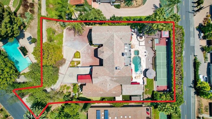 Exterior, Drone