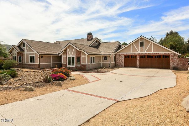 Attached, Exterior, Facade, Ranch