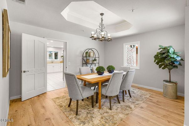 Chandelier, Dining room, Interior, Recessed Lighting, Wood Texture Flooring
