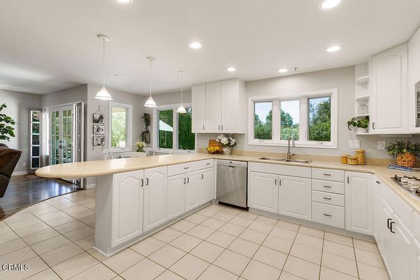 Interior, Kitchen, Pendant Lights, Recessed Lighting, Stainless Steel Appliances