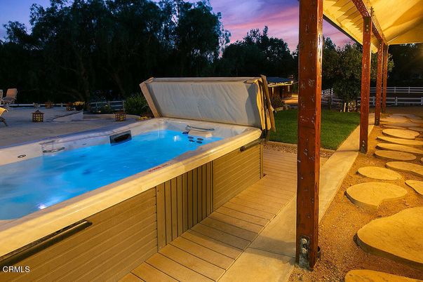 Exterior, Hot Tub