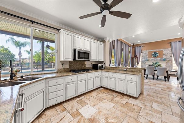 Dining room, Interior, Kitchen, Recessed Lighting