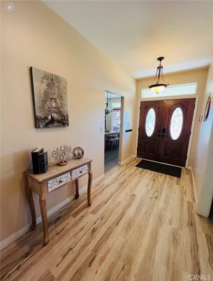 Interior, Pendant Lights, Wood Texture Flooring