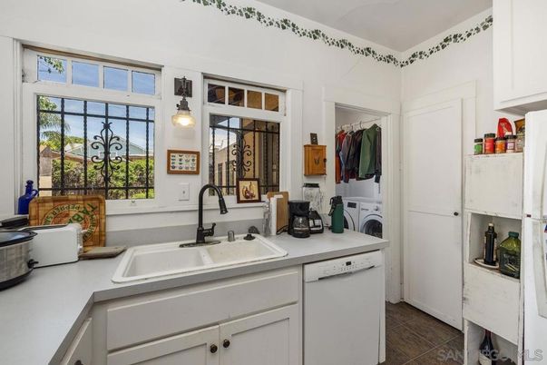 Interior, Kitchen, Washer