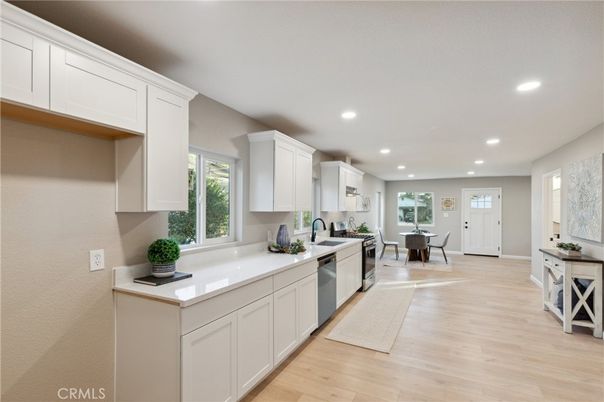 Dining room, Interior, Kitchen, Recessed Lighting, Wood Texture Flooring