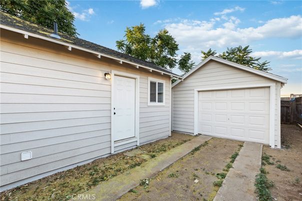 Detached Garage, Exterior