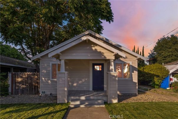 Exterior, Facade, American Craftsman