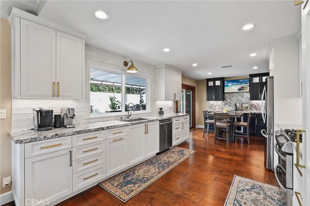 Dining room, Interior, Kitchen, Recessed Lighting, Wood Texture Flooring