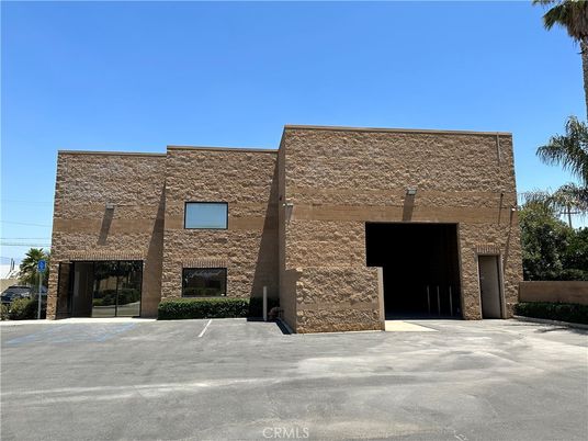 Exterior, Facade, Brick Facade, Modern
