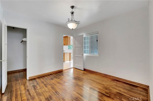 Empty room, Interior, Pendant Lights, Wood Texture Flooring
