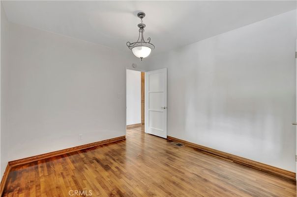Empty room, Interior, Pendant Lights, Wood Texture Flooring