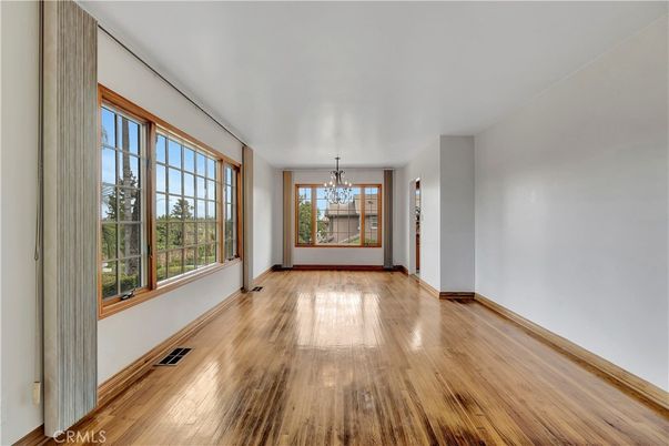 Chandelier, Empty room, Interior, Wood Texture Flooring