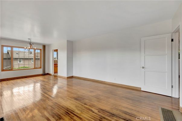 Chandelier, Empty room, Interior, Wood Texture Flooring