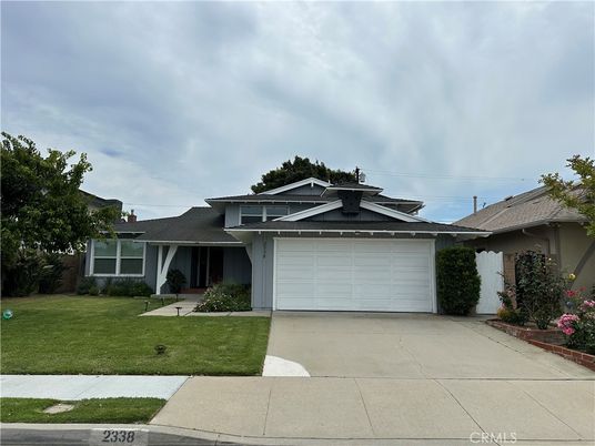 Attached, Exterior, Facade, Ranch