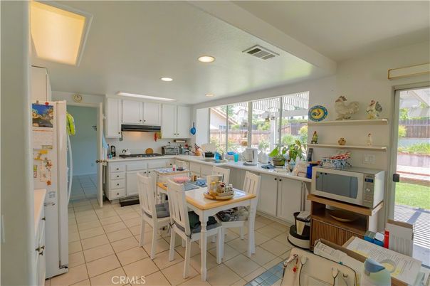 Dining room, Interior, Kitchen, Recessed Lighting
