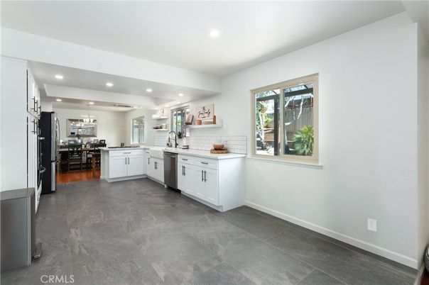 Dining room, Interior, Kitchen, Pendant Lights, Recessed Lighting, Stainless Steel Appliances