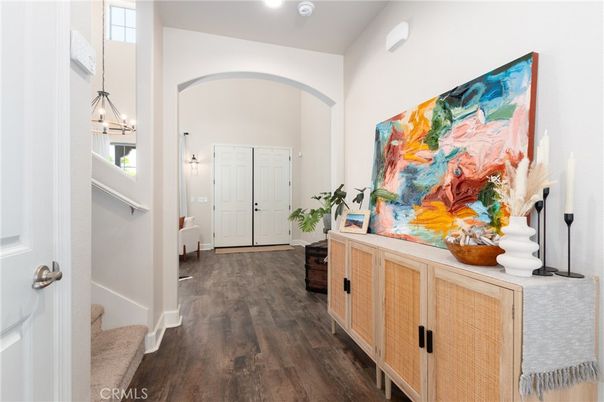 Interior, Pendant Lights, Wood Texture Flooring