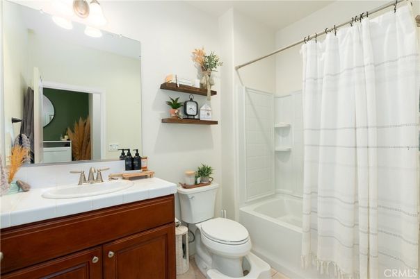 Bathroom, Interior, Tile Countertops