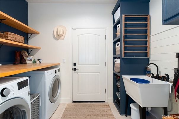 Interior, Washer