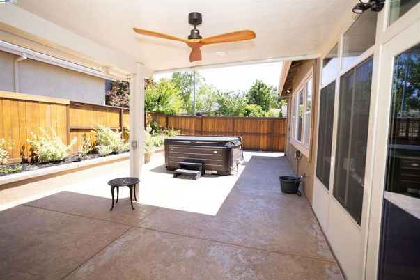 Exterior, Hot Tub