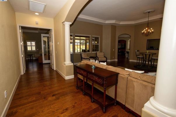 Chandelier, Dining room, Interior, Living room, Recessed Lighting, Wood Texture Flooring