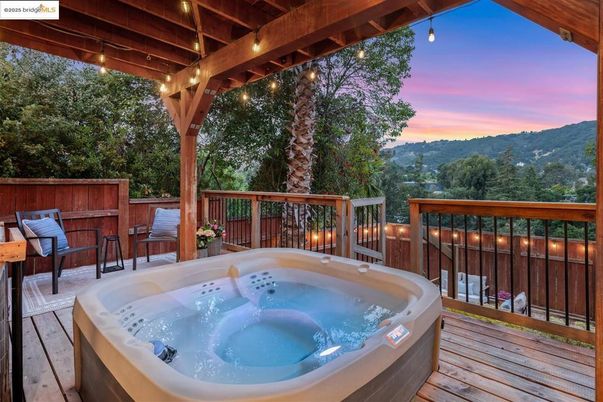 Exterior, Hot Tub