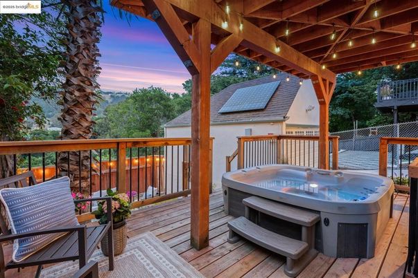Exterior, Hot Tub