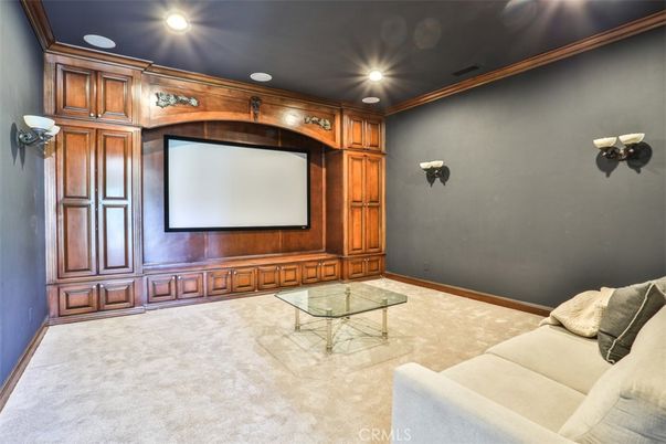 Interior, Projection Screen, Recessed Lighting, Theatre Room