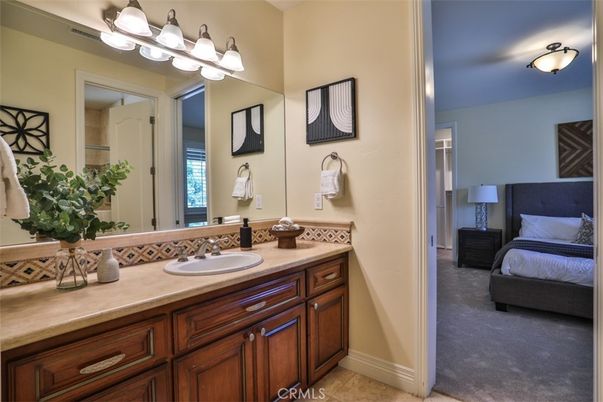 Bathroom, Bedroom, Dual Sink Vanities, Interior