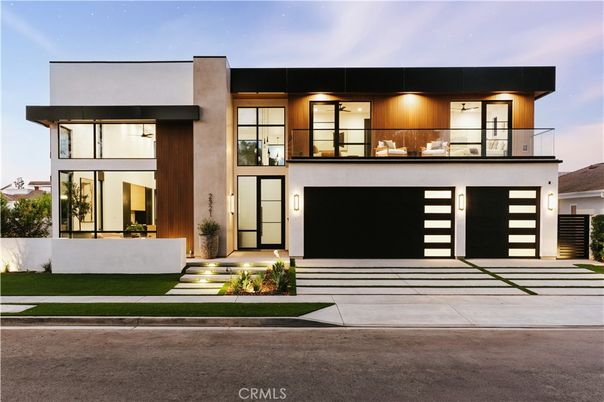 Attached, Exterior, Facade, Modern