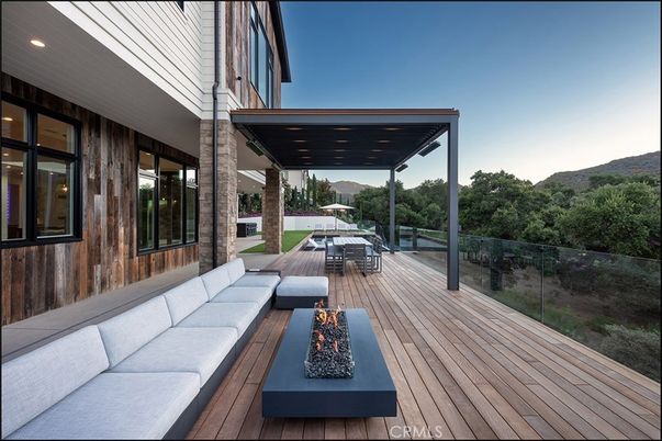 Exterior, Wood Texture Flooring