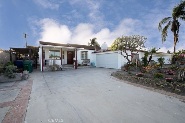 Backyard, Detached Garage, Exterior