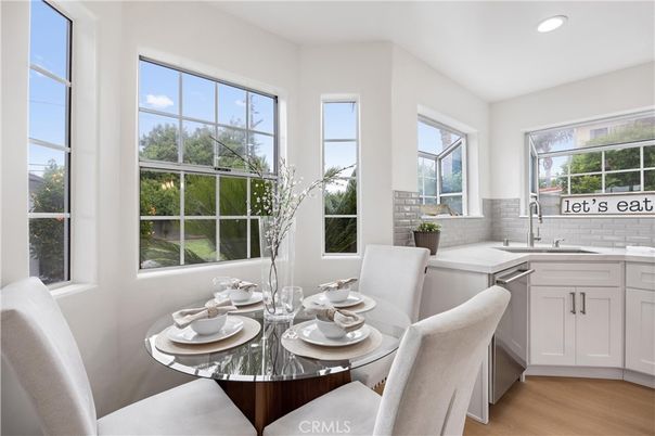 Dining room, Interior, Kitchen, Recessed Lighting, Wood Texture Flooring