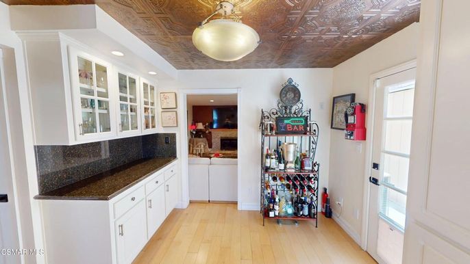 Interior, Pendant Lights, Recessed Lighting, Wood Texture Flooring