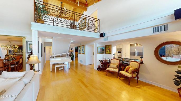 Chandelier, Dining room, Interior, Kitchen, Living room, Piano, Recessed Lighting, Wooden Beams, Wood Texture Flooring