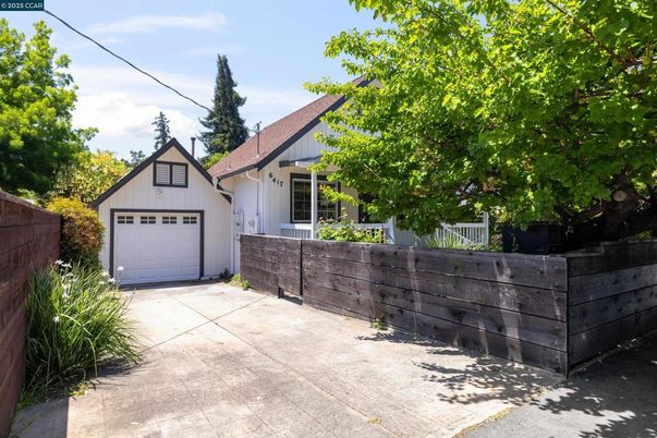 Detached Garage, Exterior