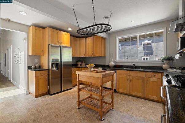 Dining room, Interior, Kitchen, Pendant Lights, Recessed Lighting, Stainless Steel Appliances