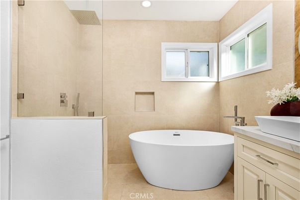 Bathroom, Free Standing Baths, Interior, Recessed Lighting