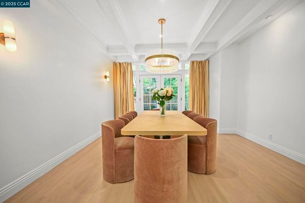 Chandelier, Dining room, Interior, Recessed Lighting, Wood Texture Flooring