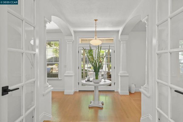 Interior, Pendant Lights, Wood Texture Flooring